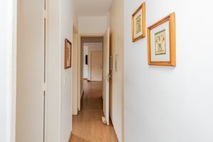 Image 18 - 858834