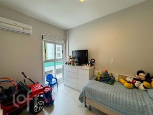Image 19 - 858836