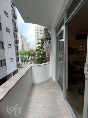 Image 10 - 858858
