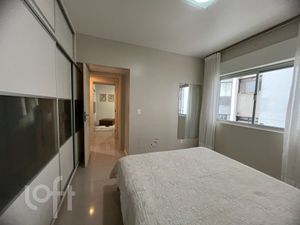 Image 18 - 858858