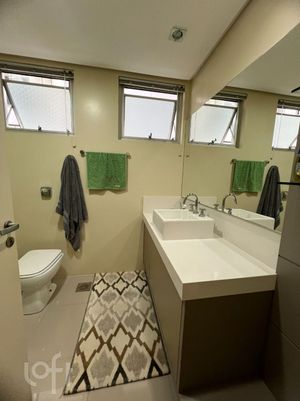 Image 19 - 858858