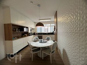 Image 8 - 858858