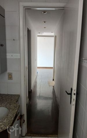 Image 9 - 858899