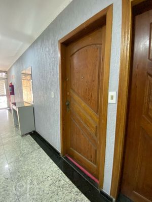 Image 3 - 858904