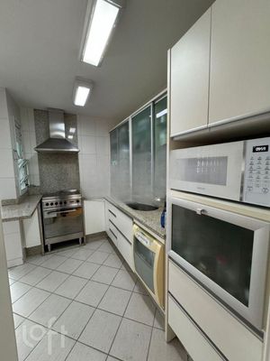 Image 7 - 858927