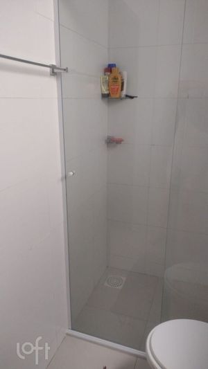Image 4 - 858929