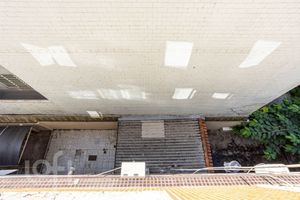 Image 43 - 858989