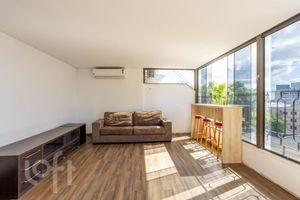 Image 1 - 858989