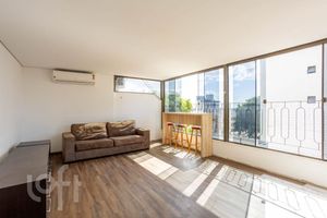 Image 3 - 858989