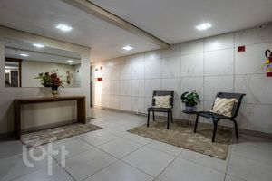 Image 39 - 858989