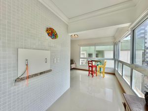 Image 5 - 859006