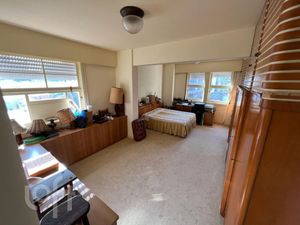 Image 19 - 859021