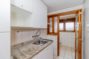 Image 15 - 859116