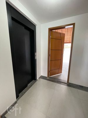 Image 12 - 859146