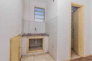 Image 4 - 859208