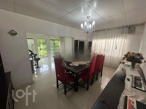 Image 4 - 859213