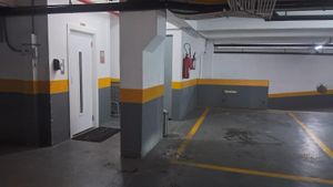 Image 33 - 859221
