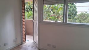 Image 3 - 859221
