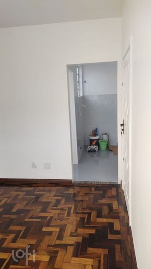 Image 37 - 859241