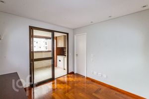Image 6 - 859269