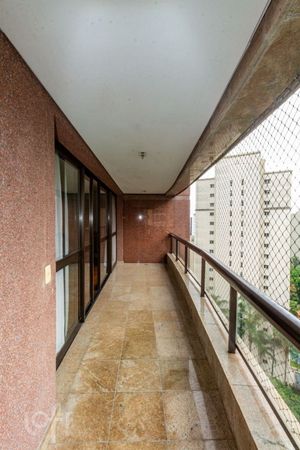 Image 4 - 859269