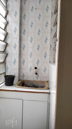 Image 21 - 859341