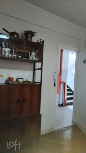 Image 4 - 859341