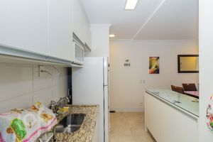 Image 10 - 859353
