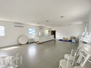 Image 9 - 859392