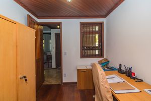 Image 10 - 859428