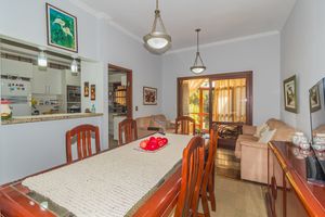 Image 11 - 859428