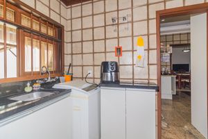 Image 20 - 859428