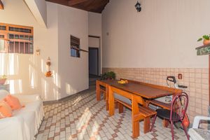 Image 25 - 859428