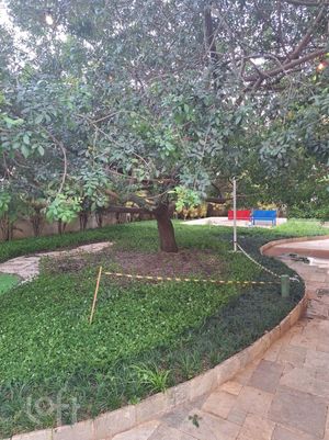Image 37 - 859461
