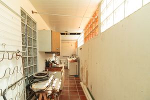 Image 17 - 859504