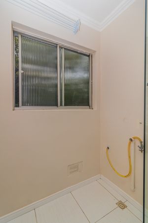 Image 19 - 859555