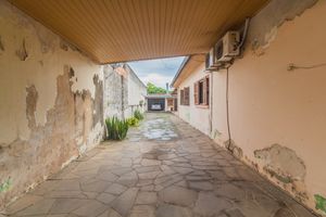 Image 34 - 859572