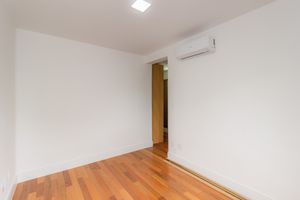 Image 21 - 859579