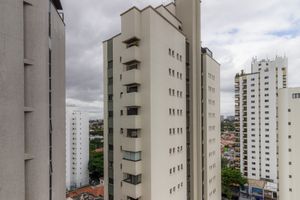 Image 19 - 859579