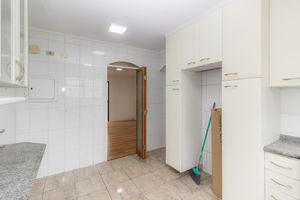 Image 35 - 859579