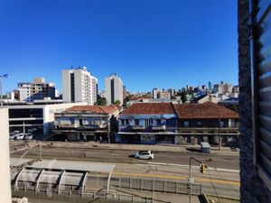 Image 30 - 859587