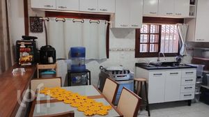 Image 4 - 859595