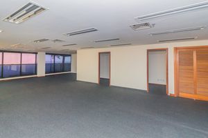 Image 13 - 859618