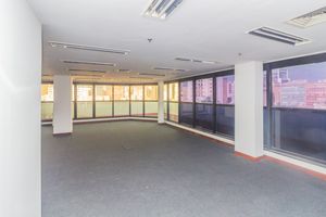 Image 17 - 859618