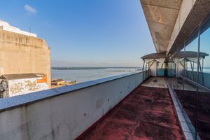 Image 31 - 859618
