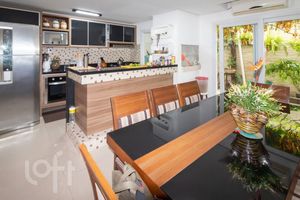 Image 3 - 859632