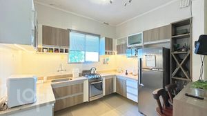 Image 8 - 859666