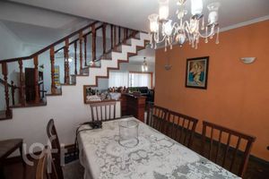 Image 4 - 859690