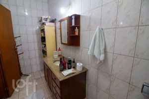 Image 33 - 859690