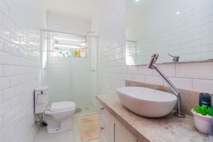 Image 4 - 859692